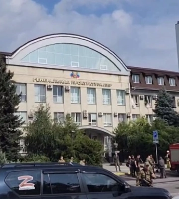 В центре Херсона прогремели мощные взрывы: оккупанты сообщают о &quot;прилетах&quot; 5 ракет, видео