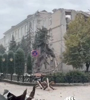 В центрі Херсона пролунали потужні вибухи