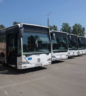 Коли та за якими маршрутами у Києві почнуть курсувати отримані від ЄС автобуси