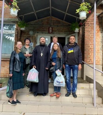 В Полтаве православные волонтеры УПЦ передали помощь психиатрической больнице