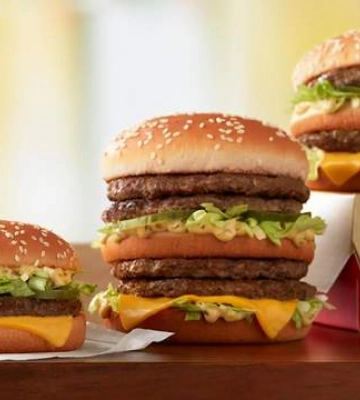 В Киеве открылся McDonald&#039;s: первые кадры, сбои в Glovo и цены
