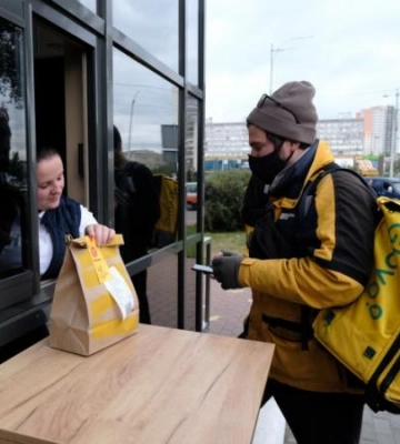 Через 20 хвилин після відкриття McDonald’s у Києві у Glovo закінчилися кур&#039;єри