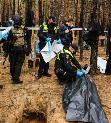 Українське суспільство все ще вчиться жити і воювати одночасно