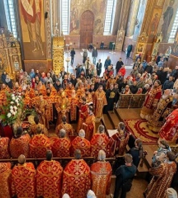 В Черкассах верующие УПЦ почтили память небесного покровителя края - преподобномученика Макария Каневского