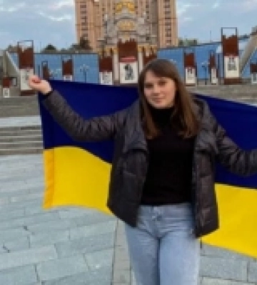 Випускниця з окупованої Херсонщини вступила до Острозької академії