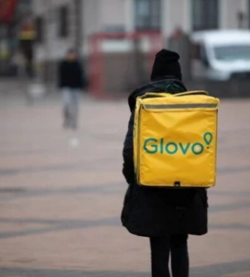 В центре Днепра курьер Glovo устроил стрельбу: его разыскивает полиция