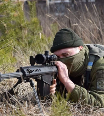Прикордонники знищили човен із диверсантами, які кралися до українських військових