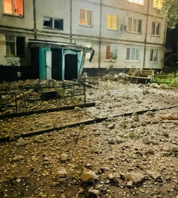 Нічний “приліт” у Харків: із заблокованого будинку врятовано 10 людей 