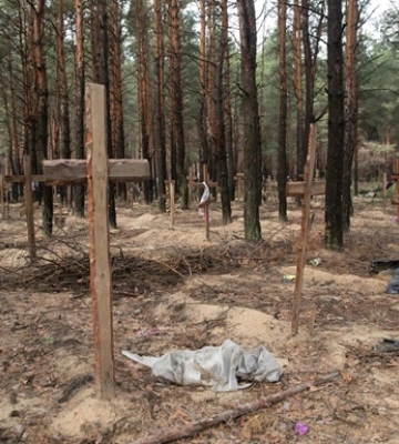 Під Ізюмом ексгумували понад 260 тіл