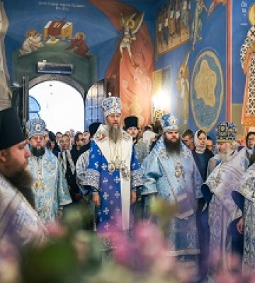В Киево-Печерской лавре верующие УПЦ встретили первый праздник богослужебного года - фоторепортаж