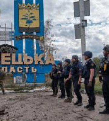 На адміністративній межі  Донецької і Харківської областей піднято український прапор