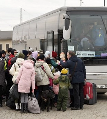 У літніх самотніх людей з Дніпропетровщини є можливість виїхати на захід України