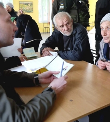 В освобожденных районах Харьковщины людям выплачивают по 1200 грн помощи
