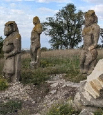 Уцілілих половецьких баб поблизу Ізюма планують евакуювати