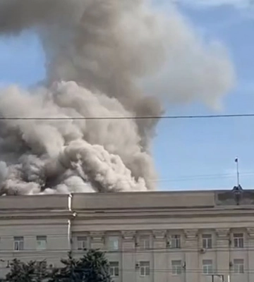 В центрі Херсона пролунали потужні вибухи
