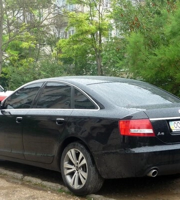 В Одесі помітили автомобіль з унікальними номерами