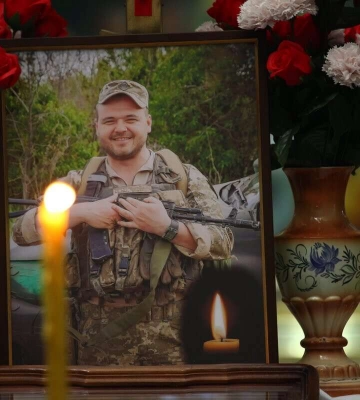 У Дніпрі попрощалися із загиблим бійцем 93-ї бригади Андрієм Ніколайчуком
