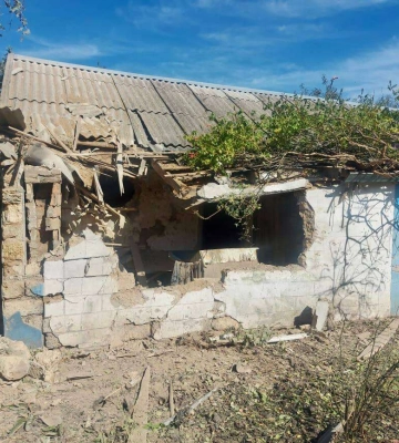 Вдень ворог бив по двох районах Дніпропетровщини. Жінка отримала мінно-вибухову травму