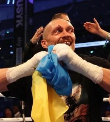 Олександр Усик приїхав у &quot;рідне місце&quot;, але до Криму ще далеко: &quot;Приходиш і розчиняєшся&quot;
