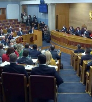 У власти с начала 90-х: черногорский парламент инициировал отставку президента