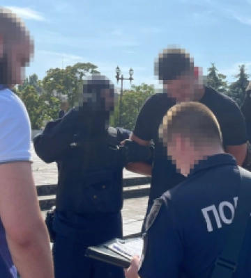 1800 дол за вплив на експерта – в Ужгороді медпрацівника судитимуть за одержання хабаря