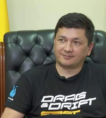 Віталій Кім показав бронеавтомобіль Тигр, який російські військові продали українській стороні