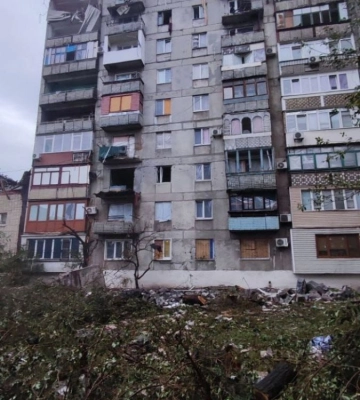 У Торецьку внаслідок обстрілів обвалилися два поверхи будинку, 19 людей врятували