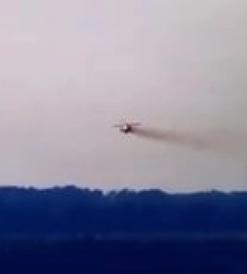 Украинские зенитчики сбили российский вертолет Ми-8 – видео