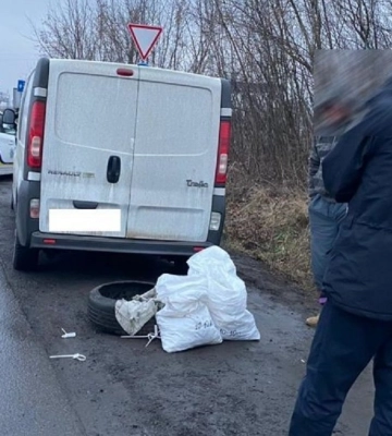 Екс-сільського голову з Рівненщини посадили на 4 роки за зберігання бурштину