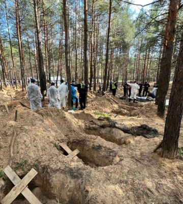На 30 телах, эксгумированных в Изюме, — следы пыток — Синегубов
