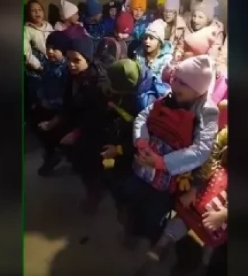 Закарпатські школярі співали в укритті &quot;Червону калину&quot; під повітряну тривогу (ВІДЕО)