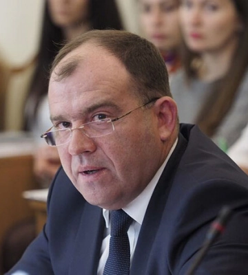 Уникав дружину і втік до парламентського готелю. Деталі вироку екснардепу Колєснікову Уникав дружину і втік до парламентського готелю. Деталі вироку екснардепу Колєснікову