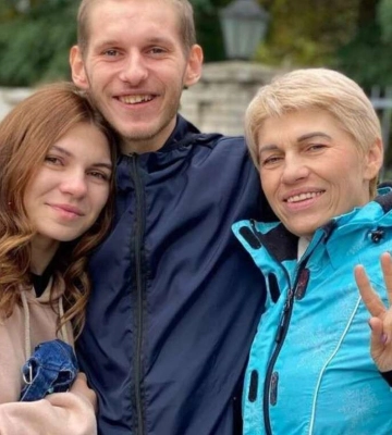 10 днів тримали без води: мама звільненого з полону азовця розповіла про нелюдські тортури росіян