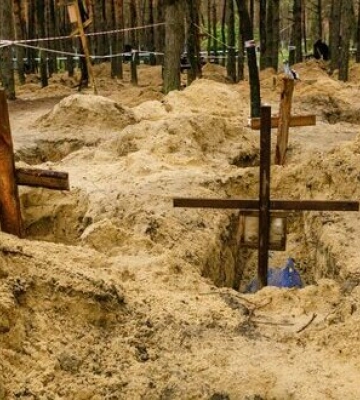 З місця масового поховання в Ізюмі вилучено вже 447 тіл загиблих