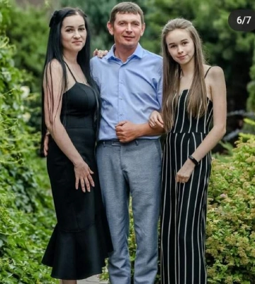 Так і не одягла випускну сукню, – харків&#039;янка про доньку, яка закінчувала 11 клас в час війни