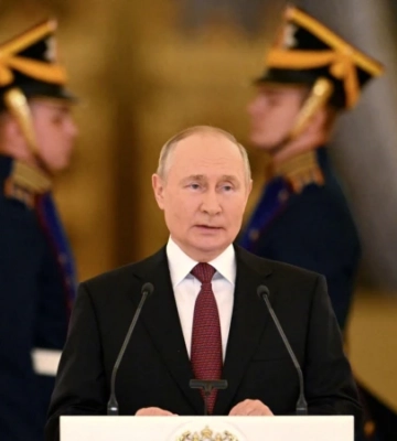Путін заборонив російським військовим відступати з Херсону, - NYT