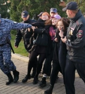На нових акціях проти мобілізації в росії затримали вже понад 820 осіб
