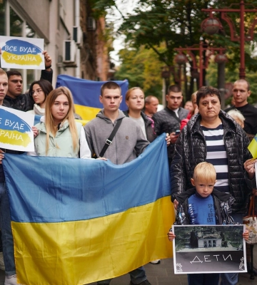 Проти псевдореферендуму. У Львові відбулася акція «Маріуполь – це Україна»