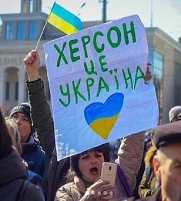 В Херсонской области людей заставляют «голосовать» по несколько раз - за себя и за родственников