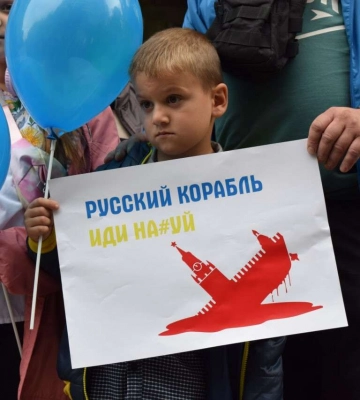 У Дніпрі проходить захід проти фейкового референдуму на Луганщині 
