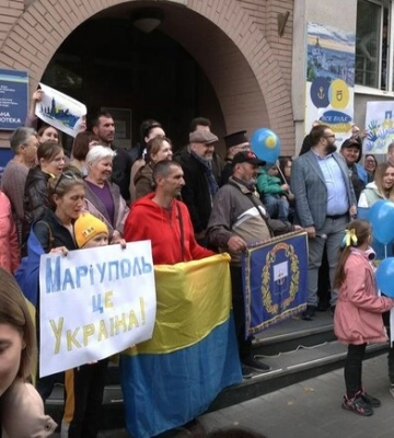 В Днепре прошла акция протеста против псевдореферендумов на оккупированных территориях