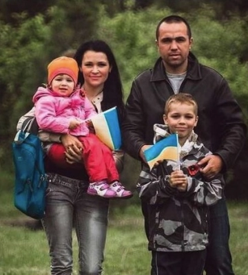 С места массового захоронения в Изюме изъято уже 447 тел погибших