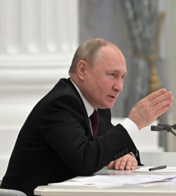 Путин отказался отводить войска из Херсона и лично руководит войной против Украины — NYT