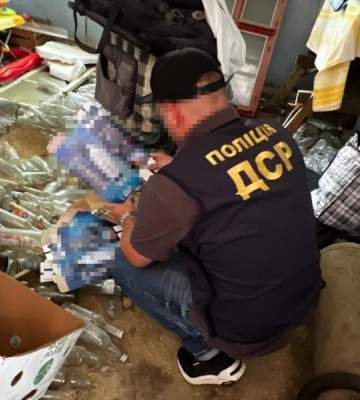 На Одещині робили підробки брендового алкоголю
