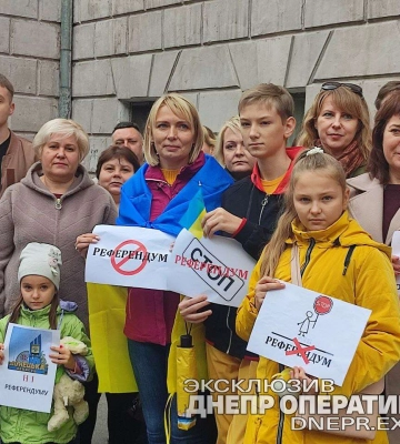 «Наші люди завжди будуть проти»: переселенці з Донеччини у Дніпрі засудили «референдуми» на захоплених територіях