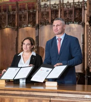 Барселона стала побратимом Києва і розширить підтримку, - Кличко