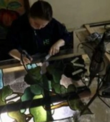 У Львові відреставрують чотири сторічні вітражі житлового будинку