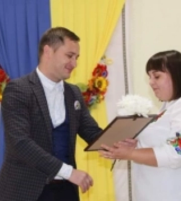 У Вараші працівники дошкілля приймали вітання з професійним святом і збирали гроші на підтримку армії. ФОТО