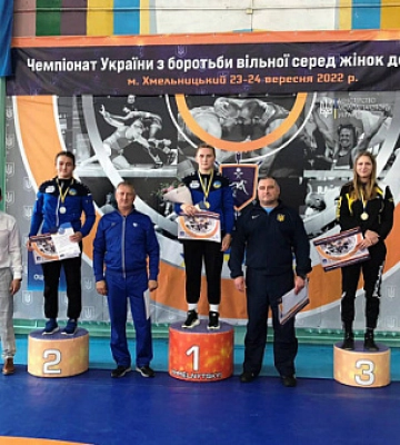 Спортсменки з Кривого Рогу отримали срібло на чемпіонаті України з вільної боротьби