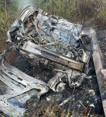 На Дніпропетровщині «ВАЗ» перекинувся та згорів із 3 людьми в салоні: фото